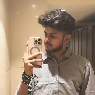 @__priyanshu.noir profile image