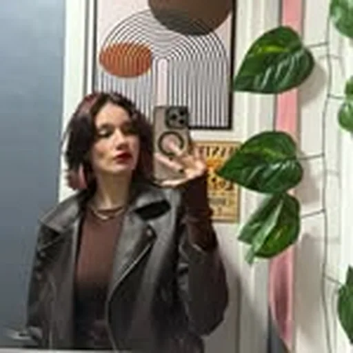@_annedesouza profile image