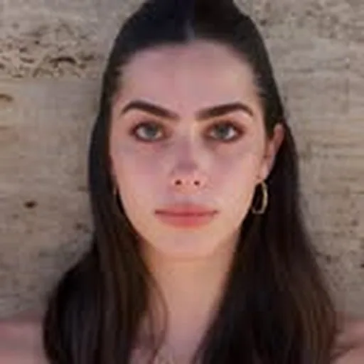 @_clarazzz profile image