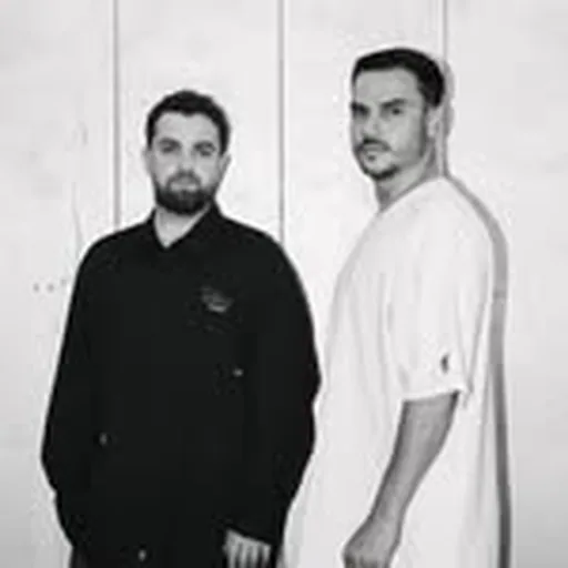 @_hardtotell_ profile image