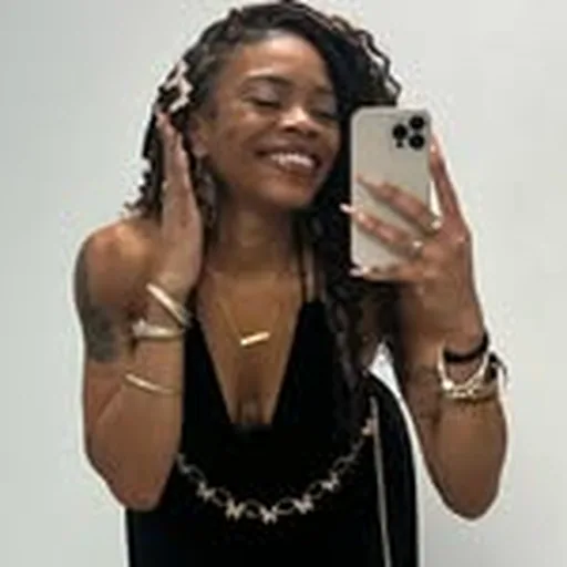 @_isismarie profile image