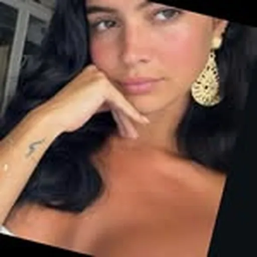@_lillianmays profile image