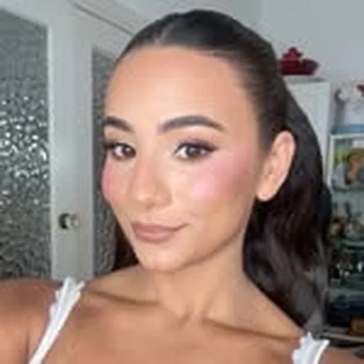 @_makeupbyannalise profile image