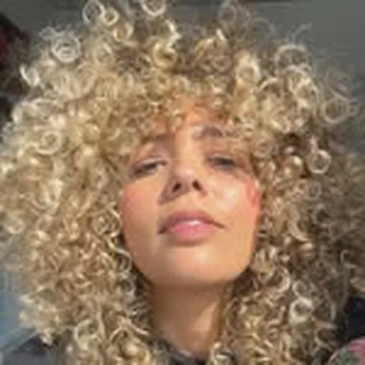 @_thehalfrican profile image