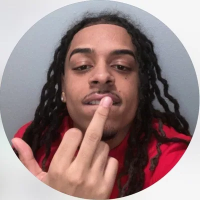 @_vlonejon profile image