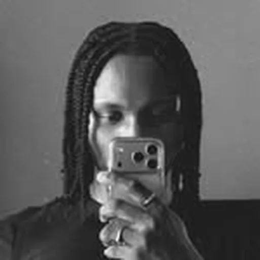 @adesvnya profile image