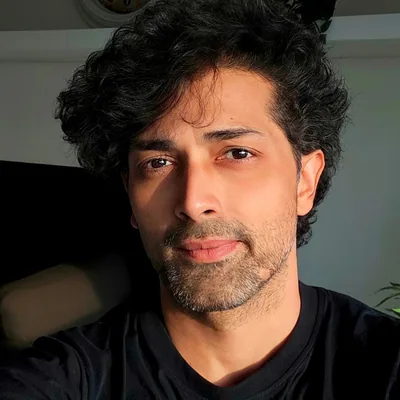 @advait_vaidya profile image