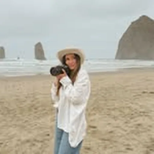 @ahleesimoments profile image