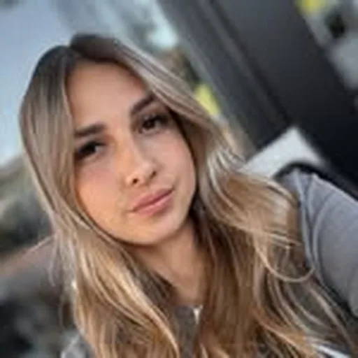 @albina_mozghova profile image