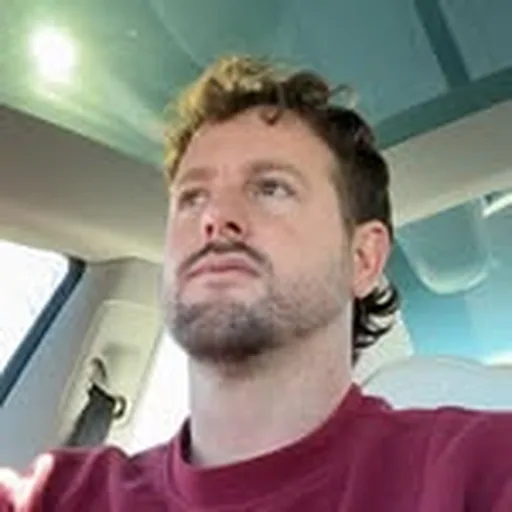 @alexcrue profile image