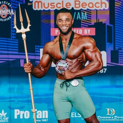 @alextoplyn_ifbbpro profile image