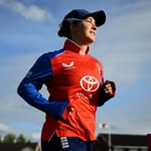 @alicecapsey_ profile image