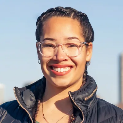 @alyciaonbiz profile image