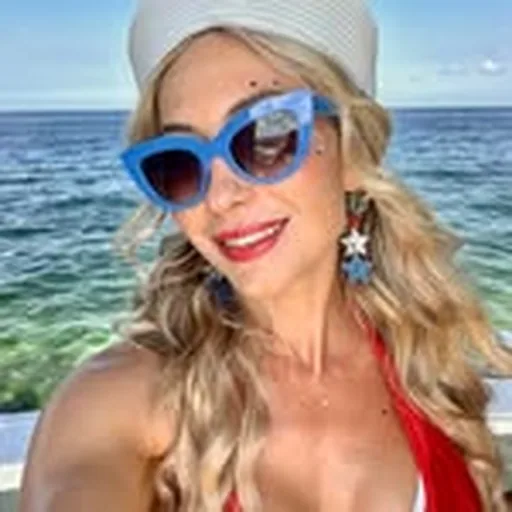 @amywesttravel profile image