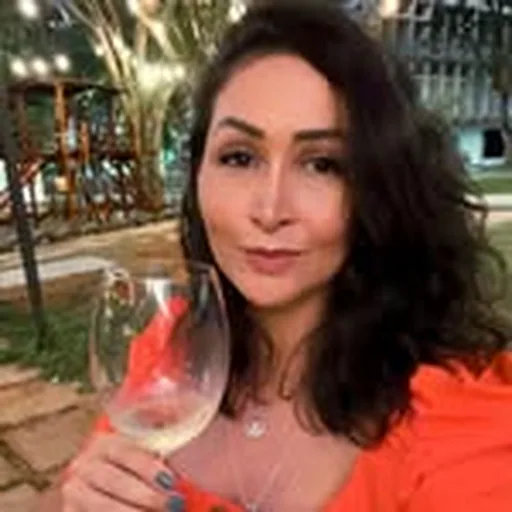 @anawine_ profile image