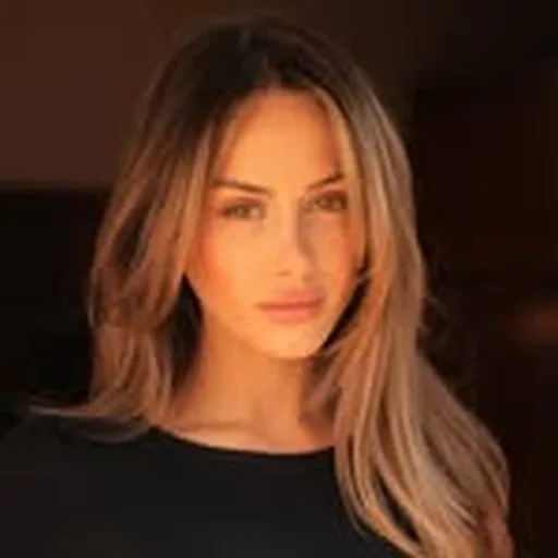 @angelahalili profile image