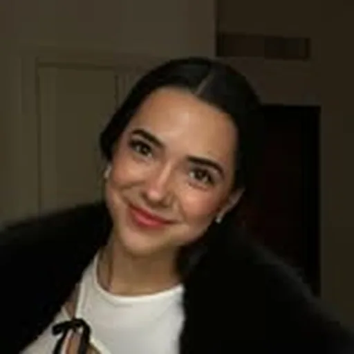 @angelamarmol profile image