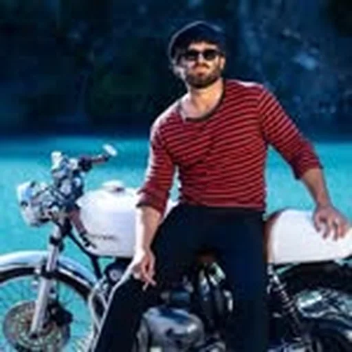 @angusstone_ profile image