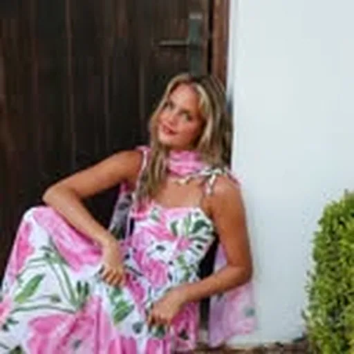 @annalee_mathews_ profile image