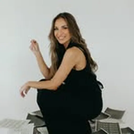 @annieyoung_ profile image