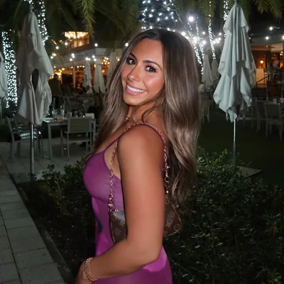 @arianavitalee profile image