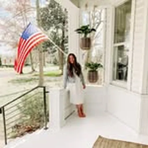 @arinsolangeathome profile image
