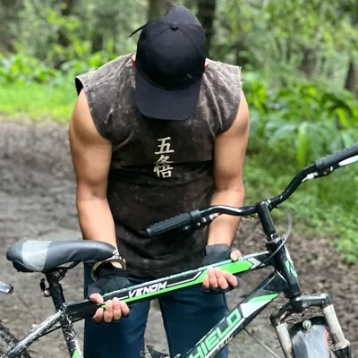 @ashu_with_hunter profile image