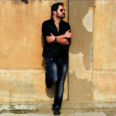 @atra_azimi profile image
