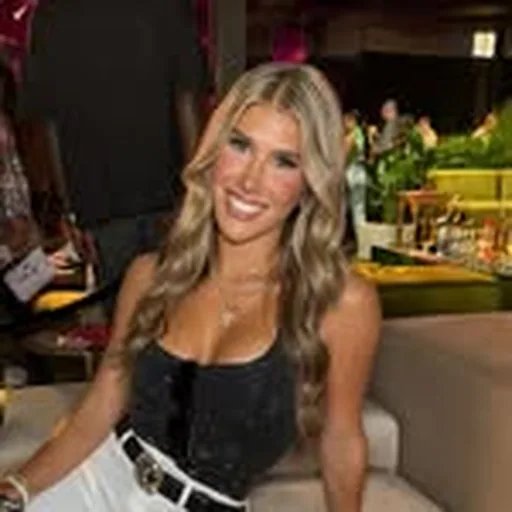 @avahunt profile image
