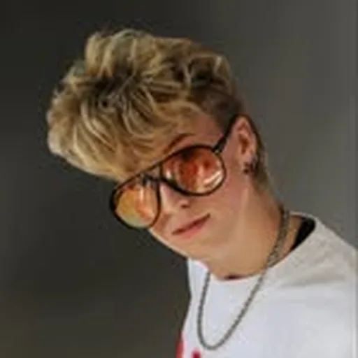 @avaizenstarkk profile image