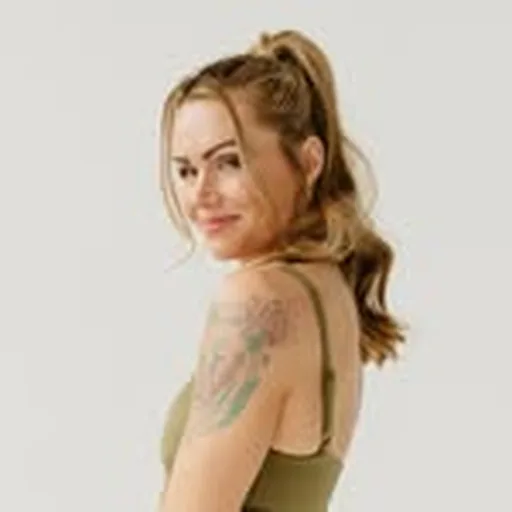 @barrewithadrienne profile image