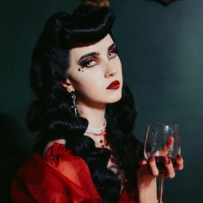 @bevellystrange profile image
