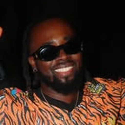 @blaq.pages profile image