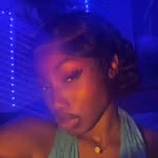 @bluusiren_ profile image