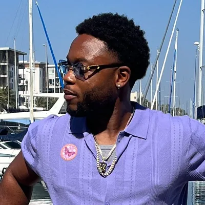 @booksofegu profile image