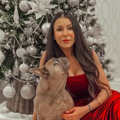 @brunetteandabulldog profile image