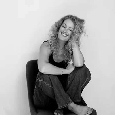 @caitarmstrong_ profile image