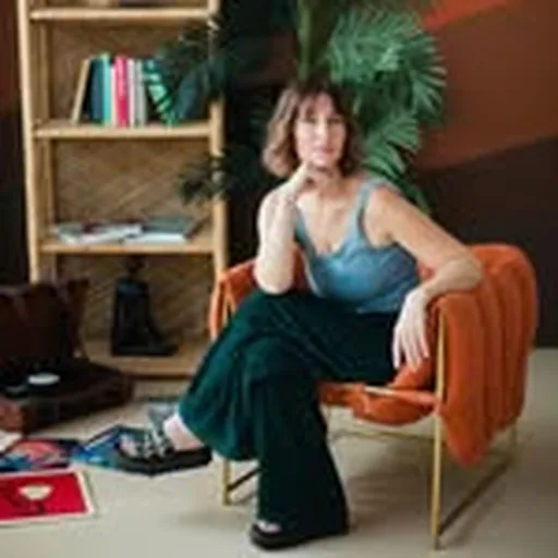 @callifindingjoy profile image