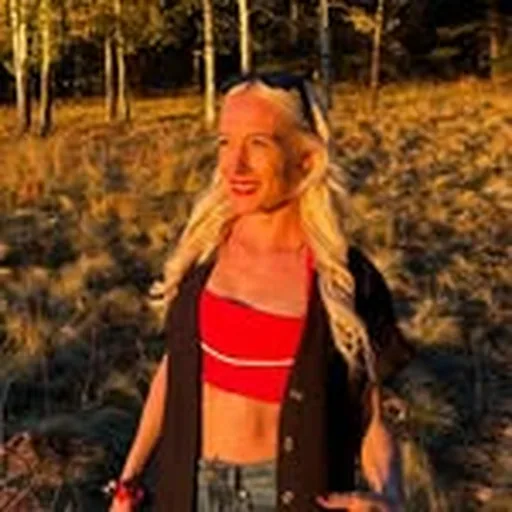 @callirianne profile image