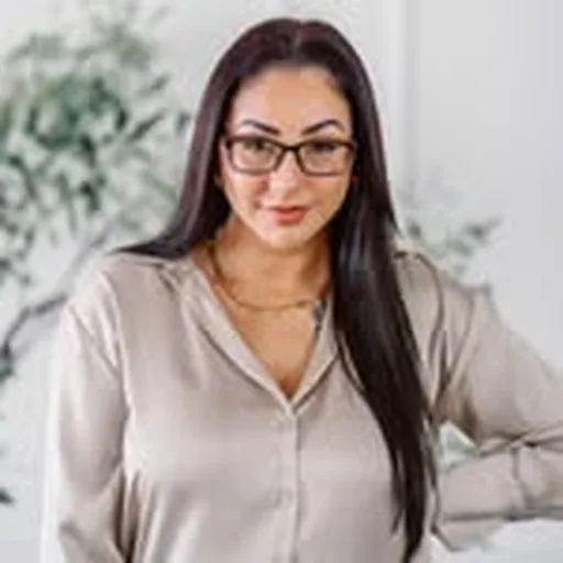 @capturedbyellephoto profile image