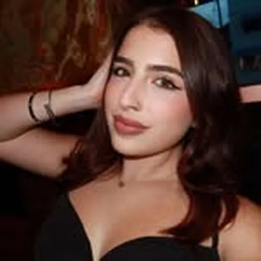 @carlalugones profile image