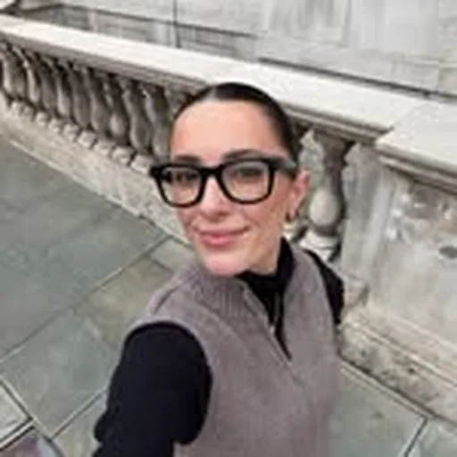 @carmenvanesa profile image