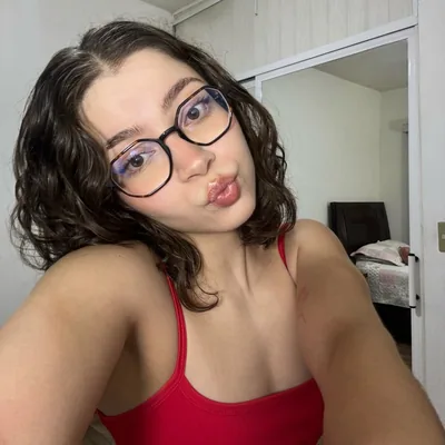 @carolinalarezz profile image