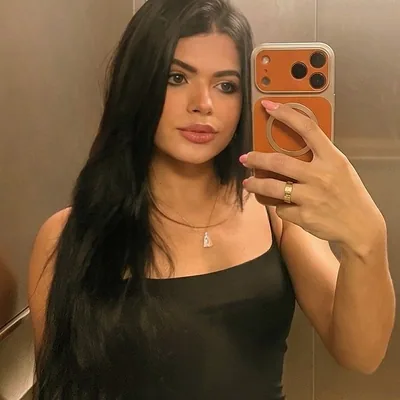 @carolinelimafarias profile image