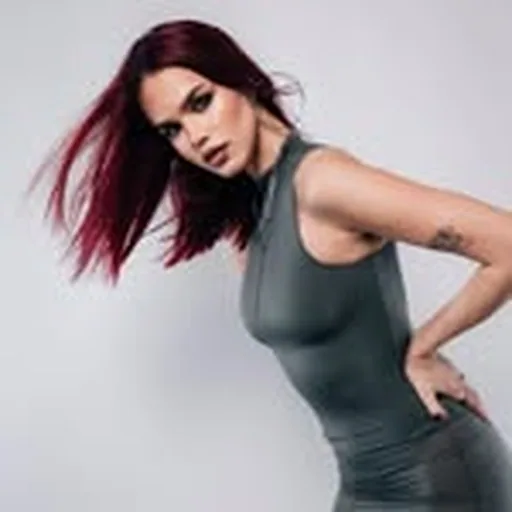 @carovanee profile image