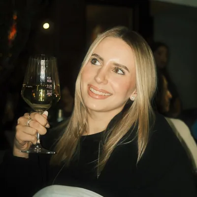 @champagnelizzie profile image