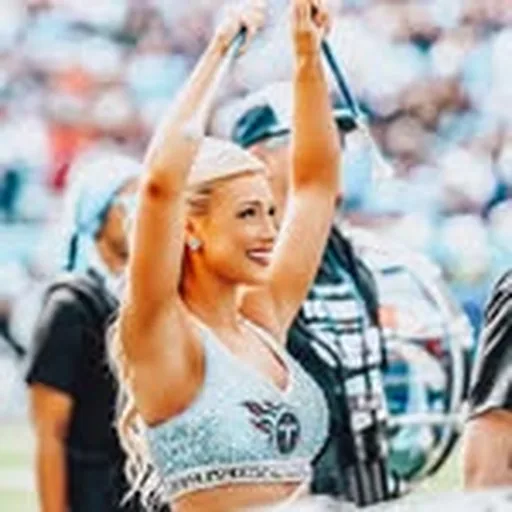 @chloe_holladay profile image