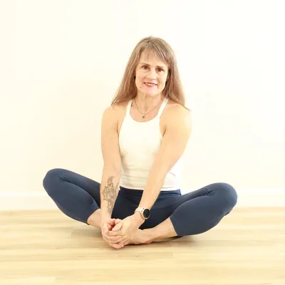 @christinasellyoga profile image