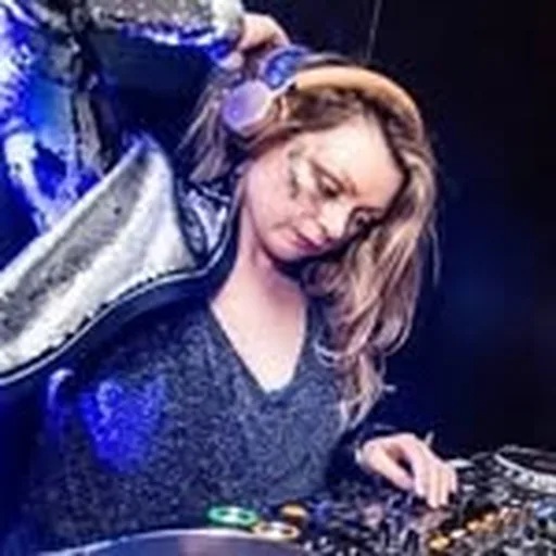 @clairebeckdj profile image