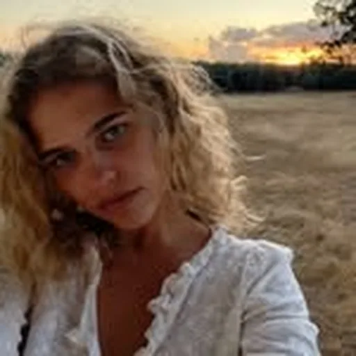 @clare__hughes profile image